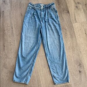 Sandro women’s Pearline Straight Jeans in Blue Jean size EU36, 26 inch waist.